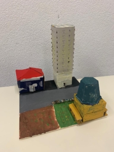 Kleines Haus und Hochhaus