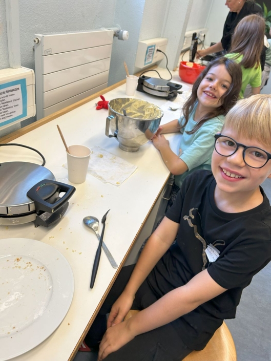 Stolze WaffelbäckerInnen