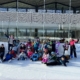 Die ganze Klasse auf dem Eis Bild 2