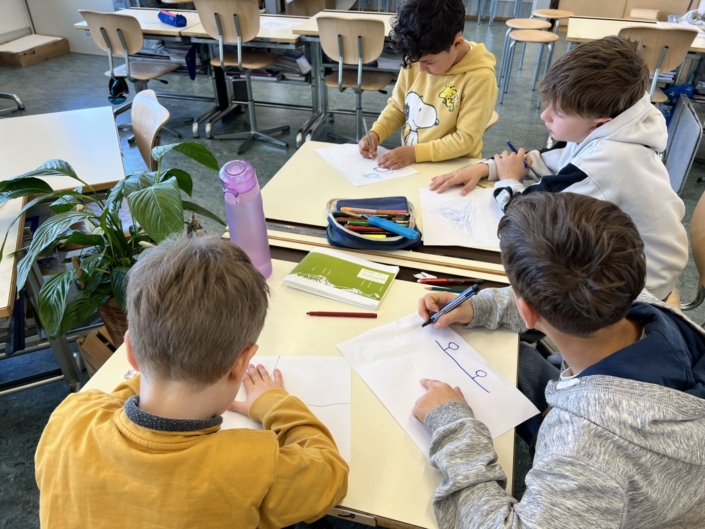 Schüler zeichnen