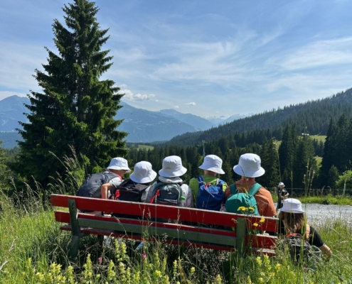 Kinder beim Wandern