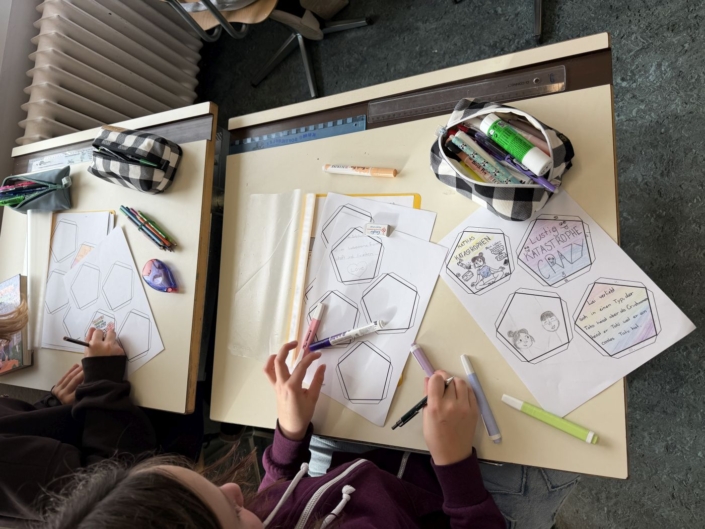 Kinder schreiben und malen Book Balls